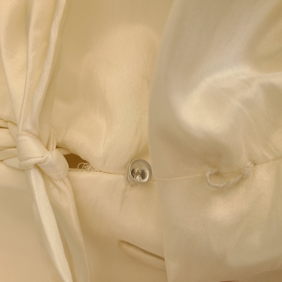 Maggie Sottero Ivory Wedding Dress J1152 size 6 - Picture 10 of 16